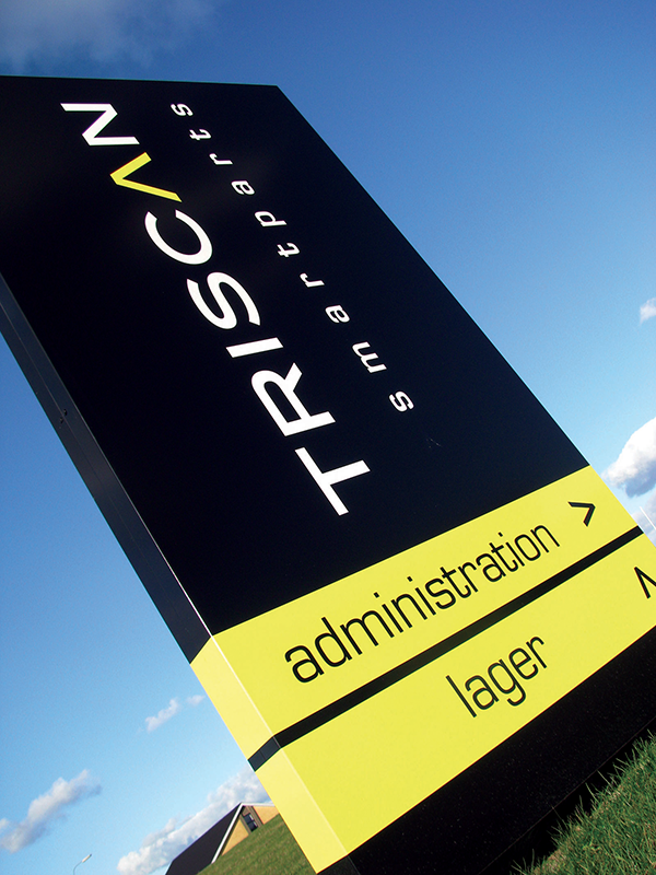 triscan_skilt